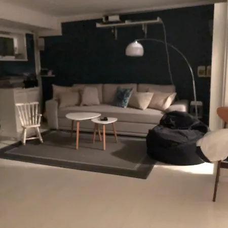 شقة Koselig Med Tre Soverom *